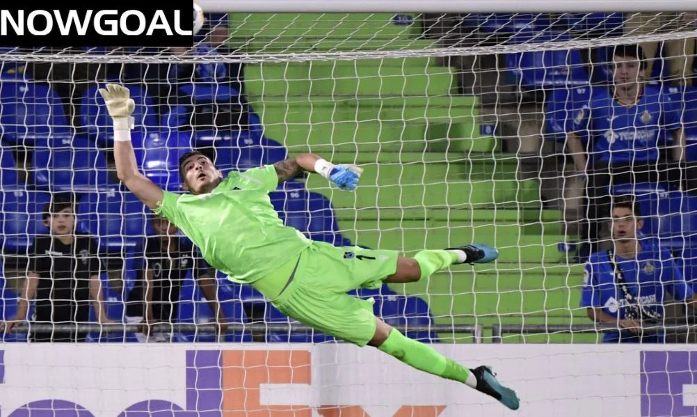 Các GK luôn sở hữu khả năng bay nhảy ấn tượng Các GK luôn sở hữu khả năng bay nhảy ấn tượng