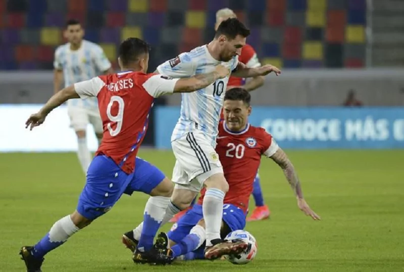 Phong độ Chile vs Argentina có sự đối lập rõ rệt