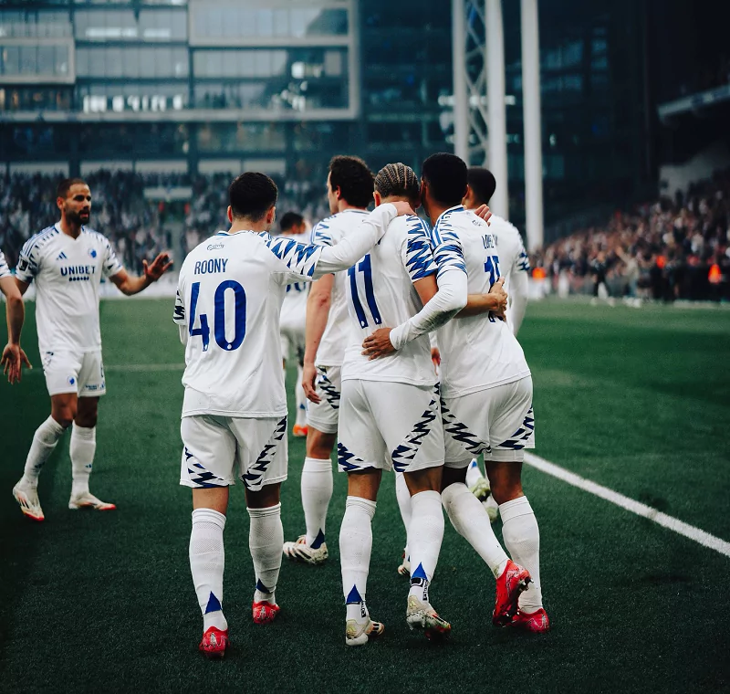 Phong độ Plzen vs Rangers đang đối lập nhau